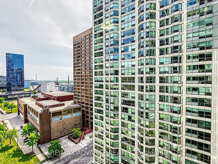 12 Yonge St #1805 — Photo 34