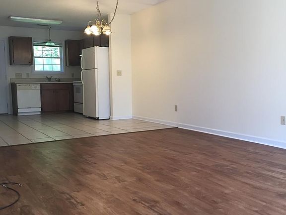 2nd image of 903 Trevor Ln #B