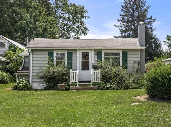 211 Delaware St, Lexington, OH 44904