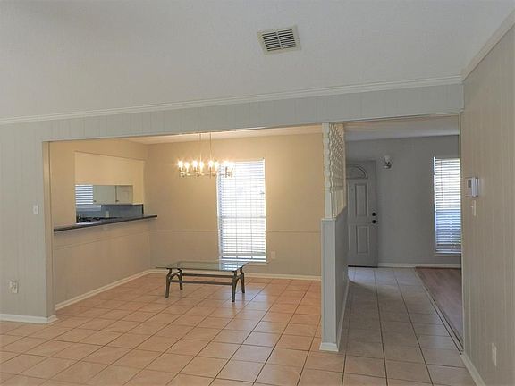 5th image of 15110 Ridingwood Dr