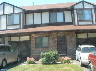 3 Devonshire Ct, Ewing, NJ 08628