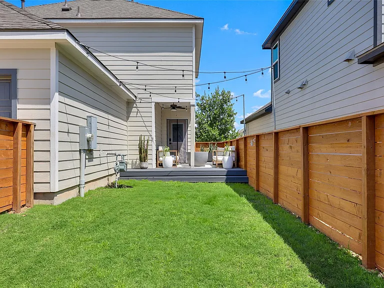 5215 Golden Canary Ln — Photo 26