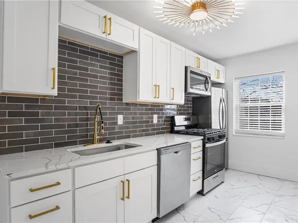 1207 W 45th St APT 3W, Kansas City, MO 64111