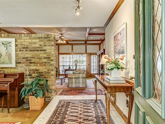 3rd image of 2721 Glenhaven Dr