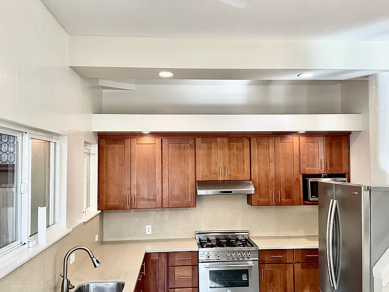 7765 Claremont Ave — Photo 4