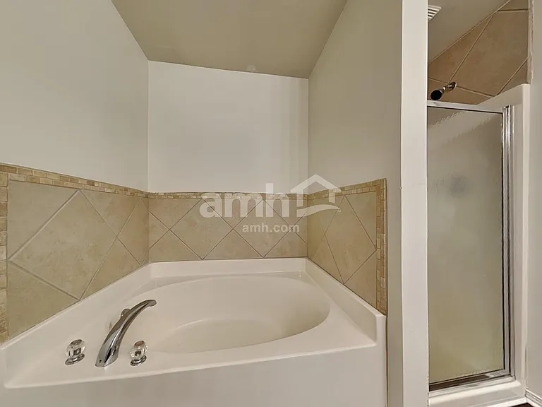 4636 Meadowfield Rd — Photo 12