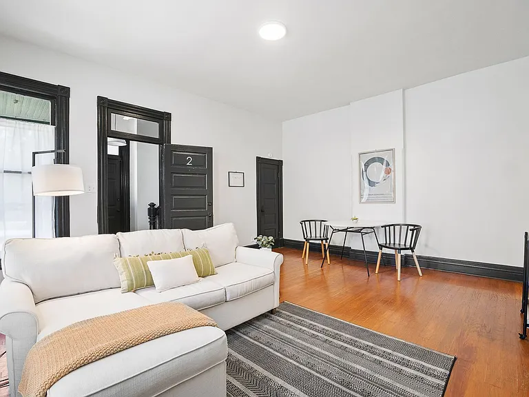 1232 W Washington Blvd — Photo 5