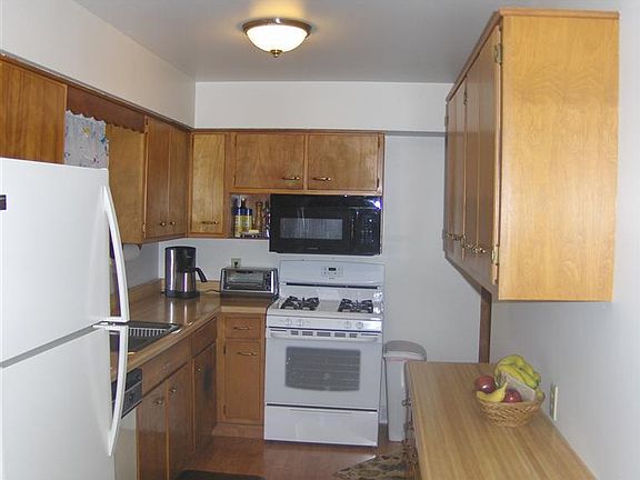 5th image of 112 West Pl