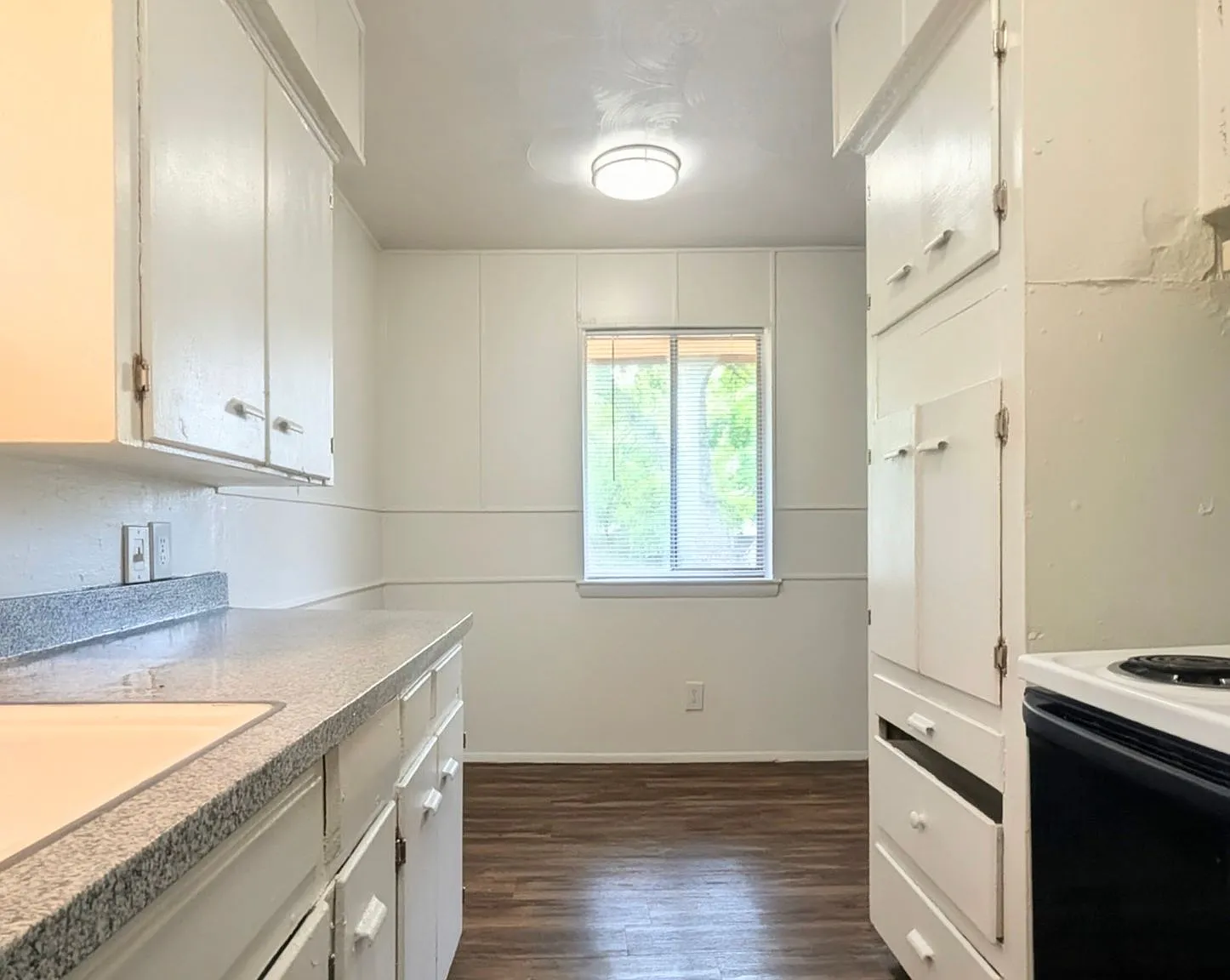 Gaston Twelve Apartments Spacious 1 & 2 Bedrooms + All Bills Paid + Half Month OFF! — Photo 1