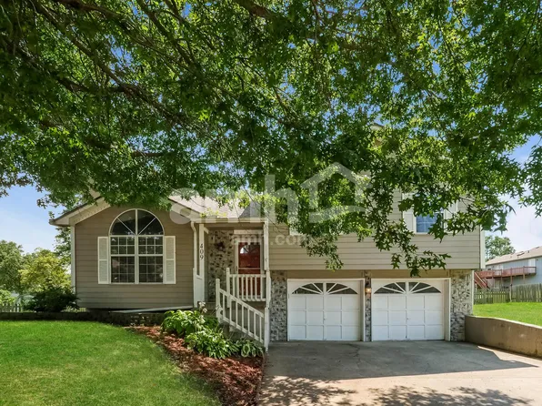 409 SE Onyx Cir, Lees Summit, MO 64063