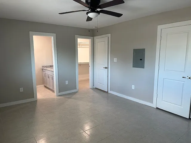 Leonora Apartments — Photo 9