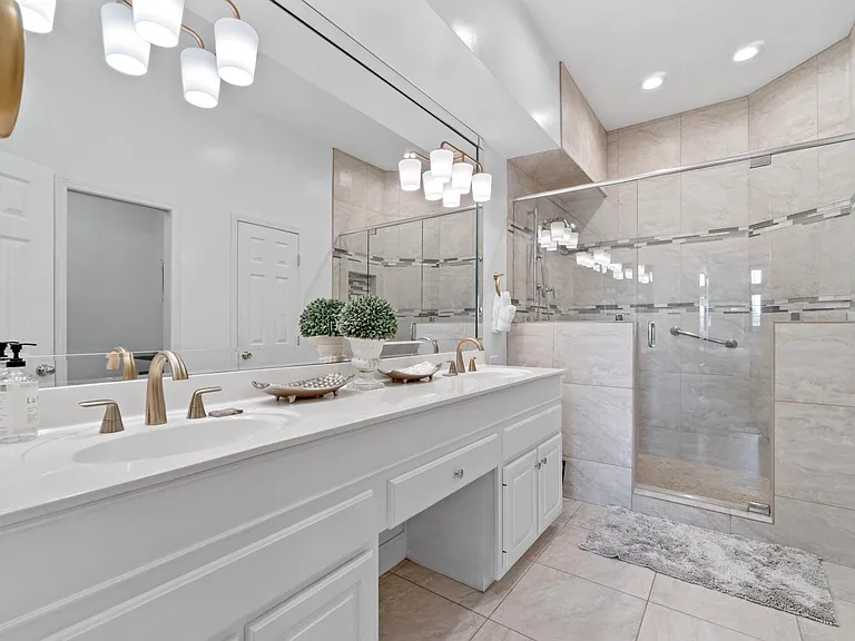 5280 Tivoli Dr — Photo 24