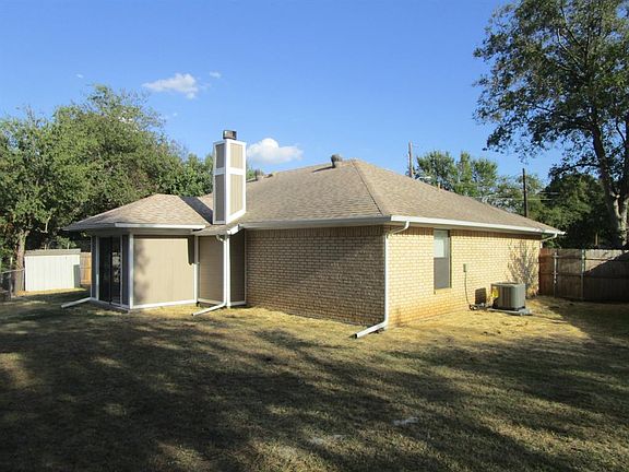 5th image of 221 Arnold Ct