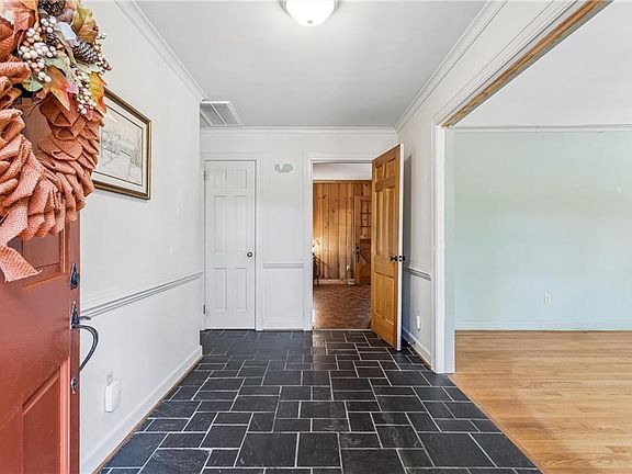 4th image of 9 Scott Rd