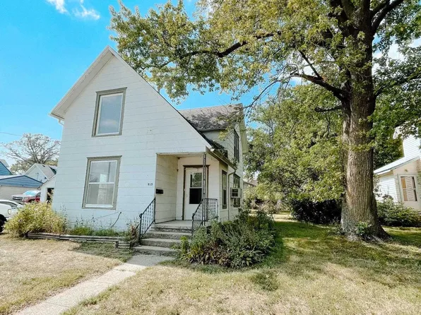 915 Oak St, Iowa Falls, IA 50126