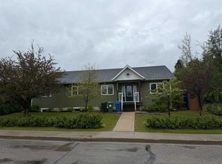 5709 N 57th Ave, Rocky Mountain House, AB T4T 1H8
