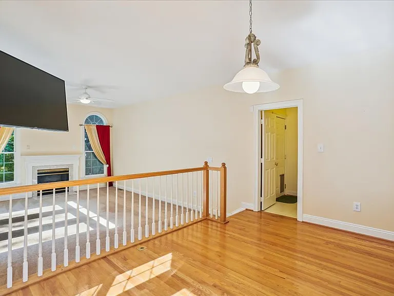 8931 Falls Farm Dr — Photo 39