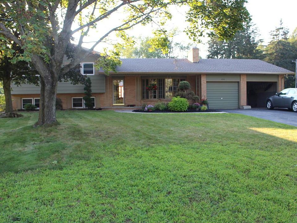 1st image of 454 Greenbriar Pl