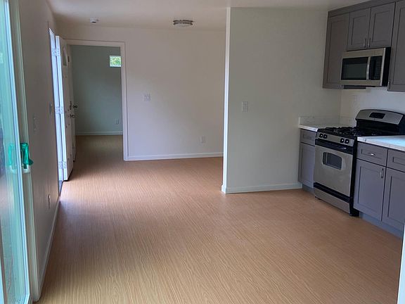 5th image of 1467 Thomas Dr