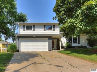 8804 Sprague Cir, Omaha, NE 68134