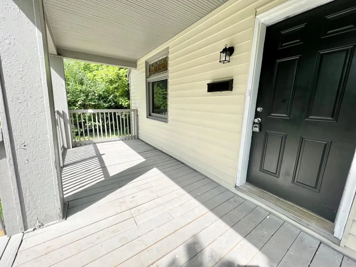 4 bed, 1.0 bath, 1678 sqft, $1,690 — Photo 2