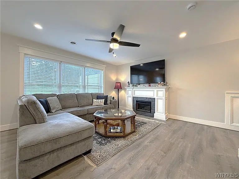 10975 Main St — Photo 13