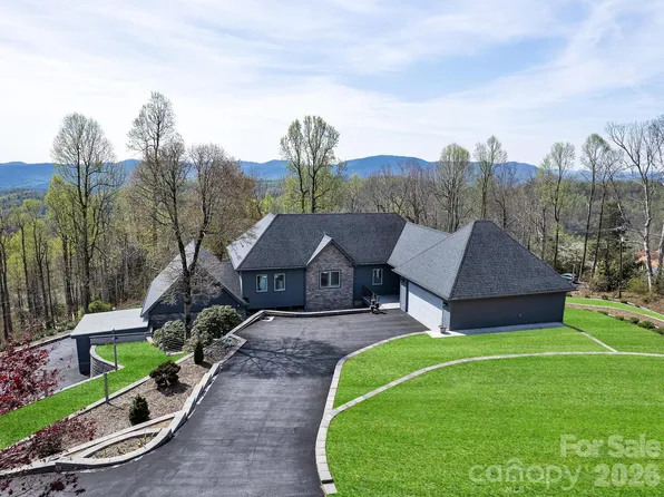 161 Birchwood Dr, Hendersonville, NC 28739