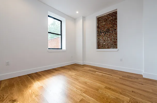 Rented by Nooklyn NYC LLC | media 81