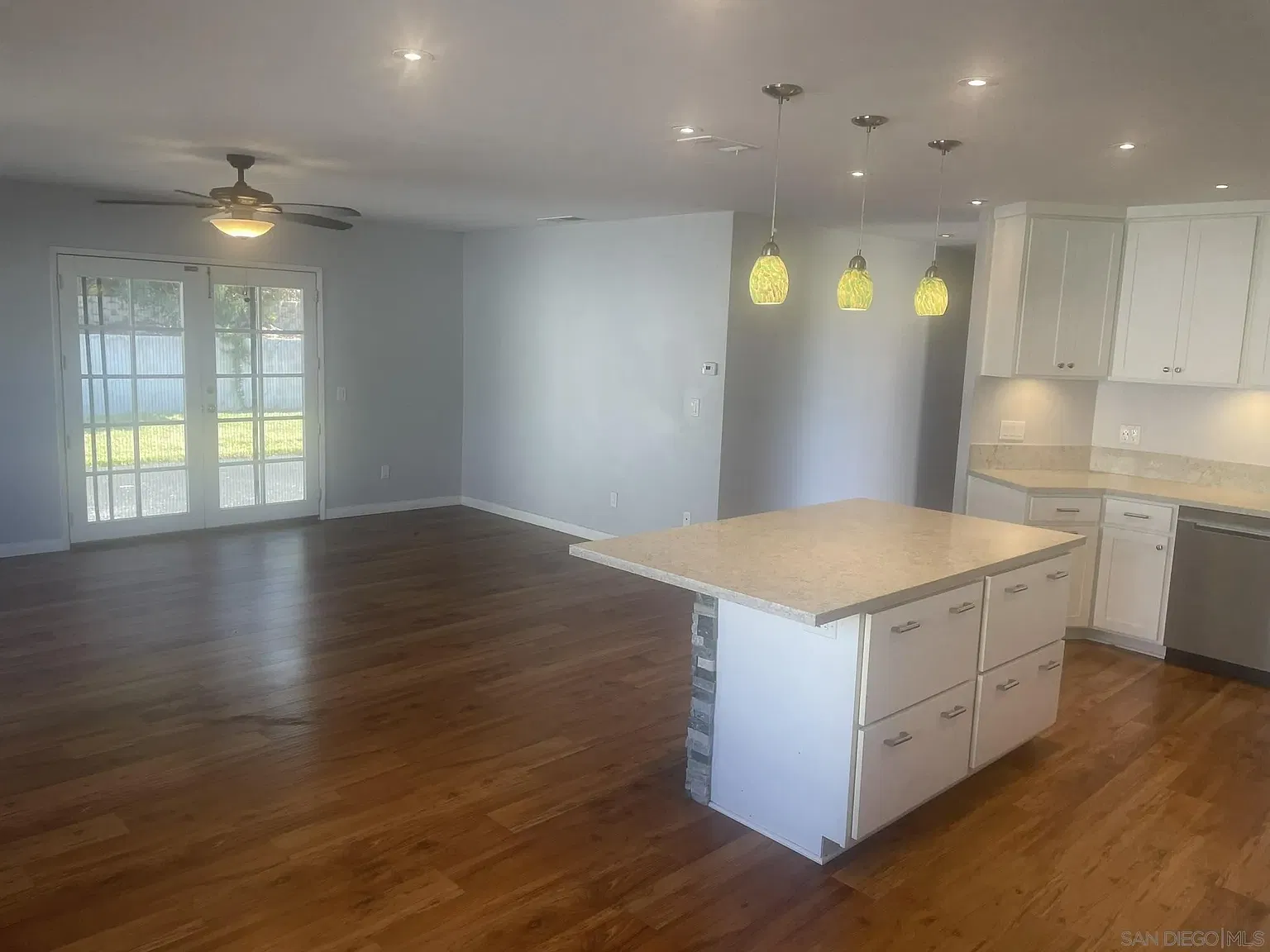 4 bed, 2.0 bath, 1387 sqft, $3,750 — Photo 4