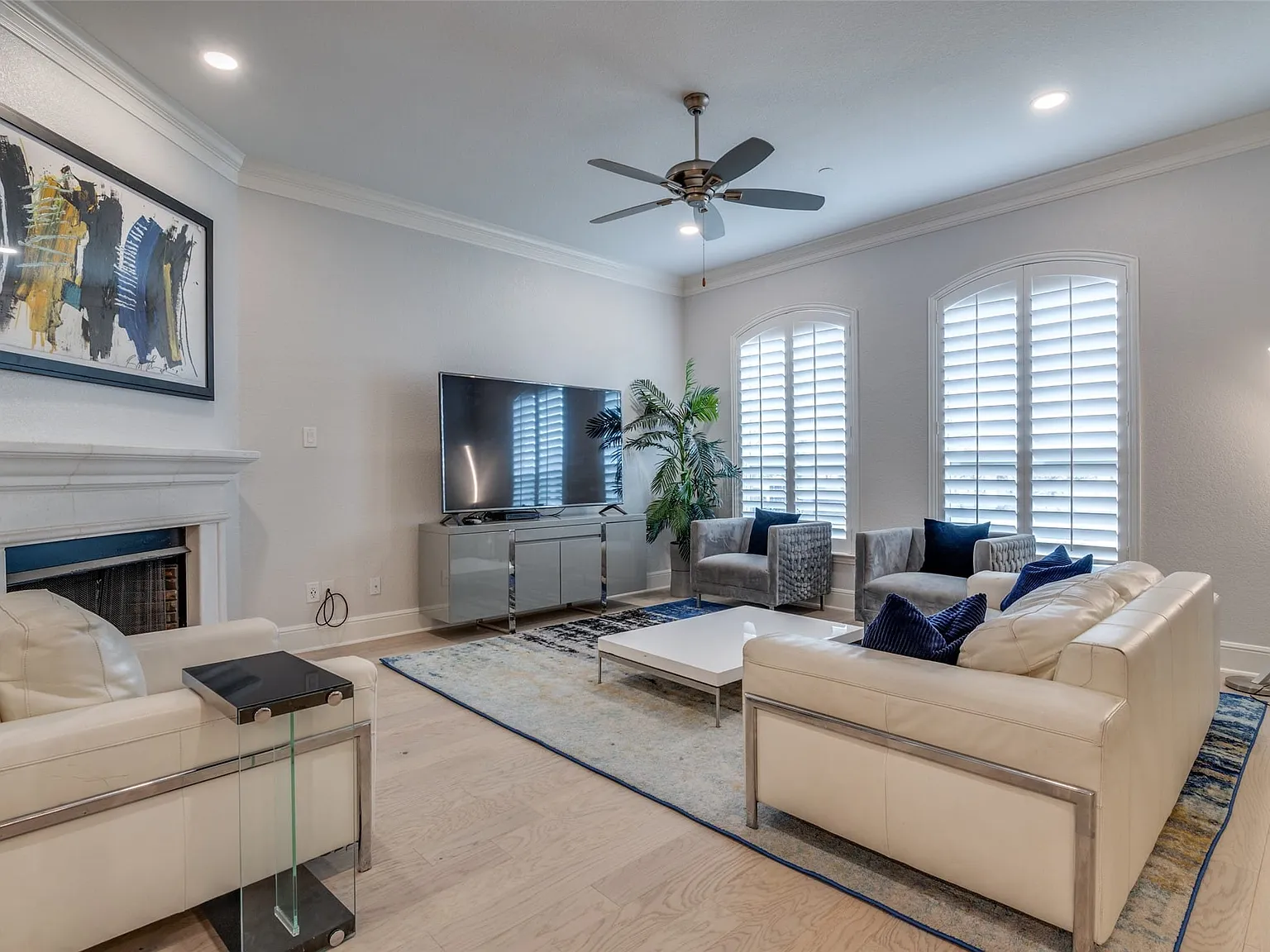 3 bed, 2.5 bath, 2502 sqft, $3,000 — Photo 3