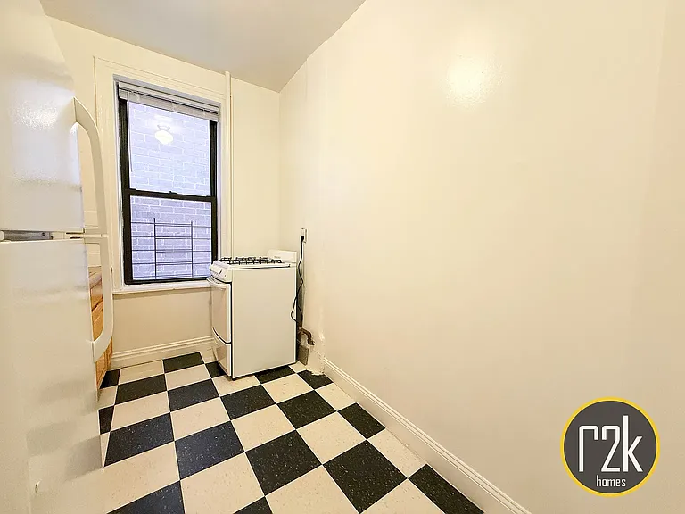 32-57 35th St #B1 — Photo 18