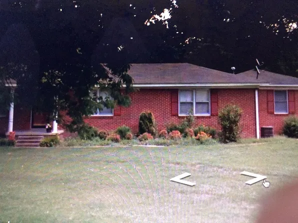 404 Honeysuckle Ln, Humboldt, TN 38343