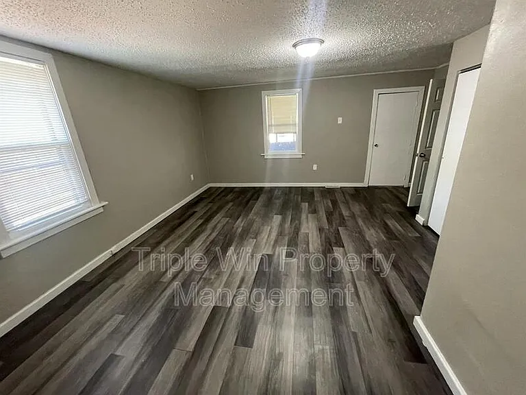 9425 Burdella Ave — Photo 12