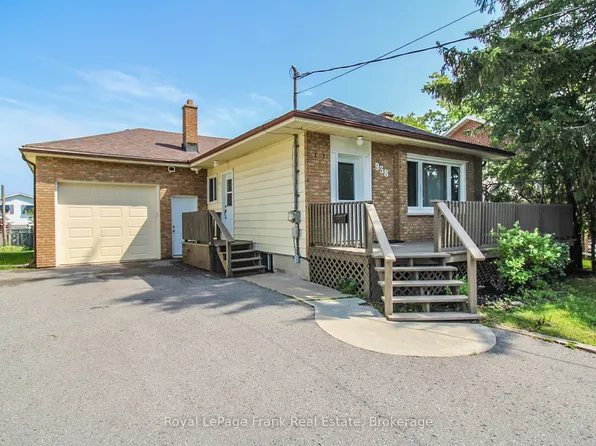 938 Parkhill Rd W, Peterborough, ON K9J 6P3