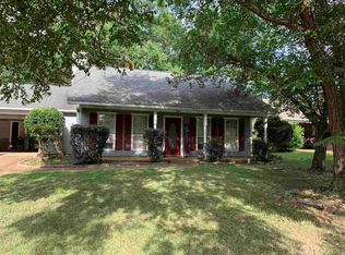 881 Laurel Dr, Flowood, MS 39232