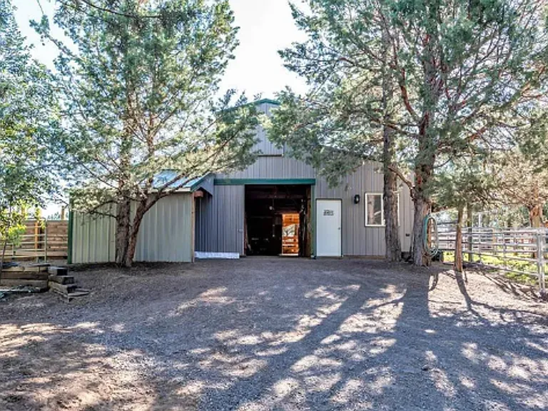 69196 Hurtley Ranch Rd — Photo 38