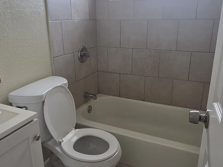 848 NW 10th St #844 — Photo 11