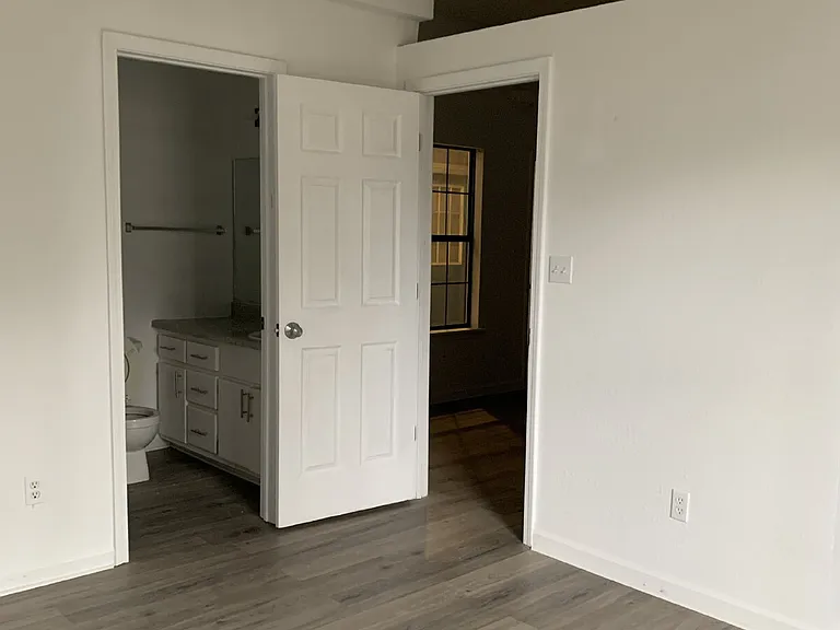 1115 W Jefferson Ave E #E — Photo 11