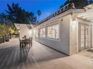 3910 Woodcliff Rd, Sherman Oaks, CA 91403