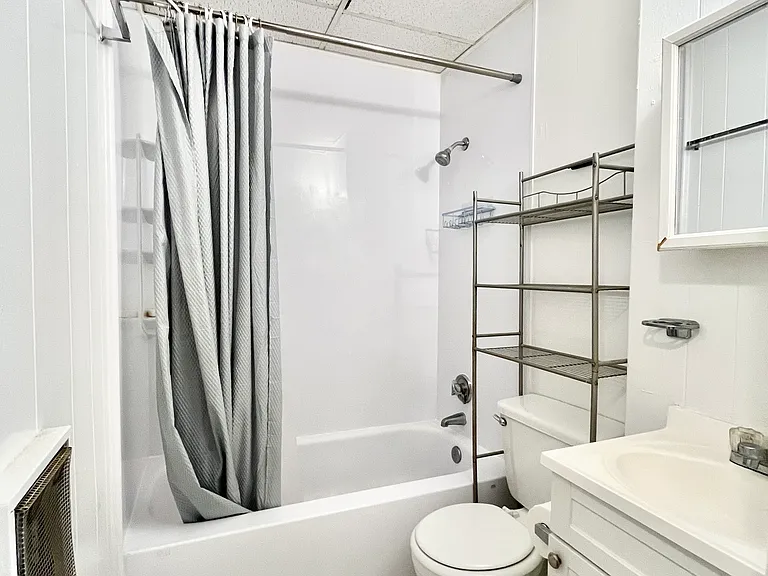 199 Strathmore Rd #8 — Photo 5