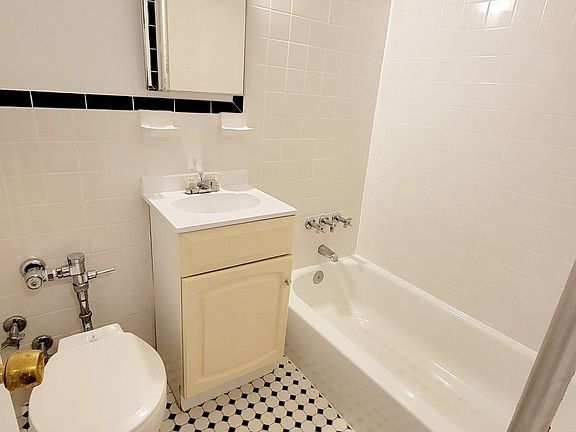 3rd image of 305 Columbus Ave APT 24
