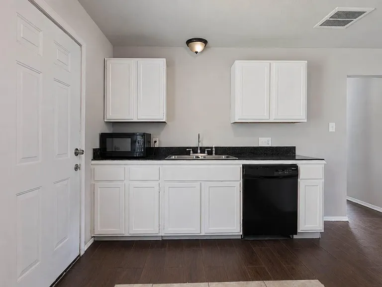 7217 Parker Rd — Photo 4