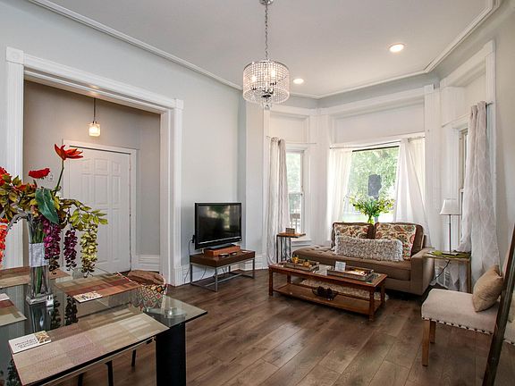 3rd image of 111 S California Ave #1