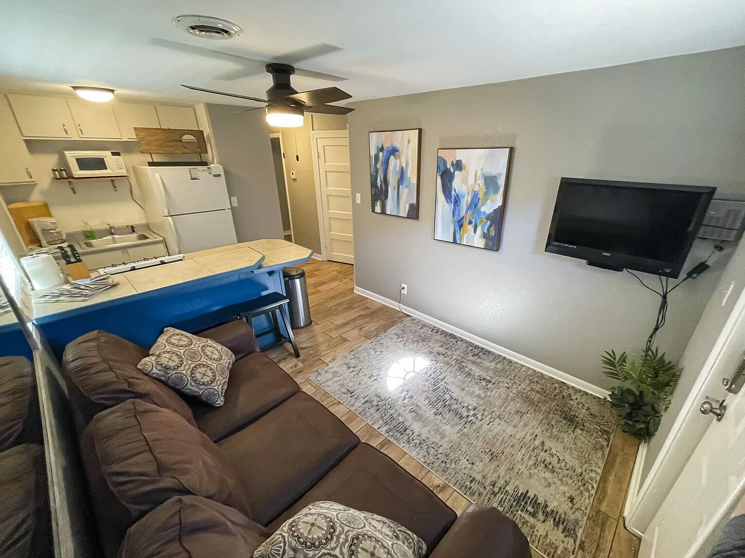 335 North Gregg Avenue - B - A... — Photo 3