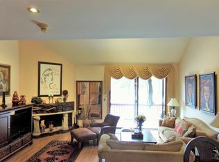 578 Sanderling Ct, Secaucus, NJ 07094