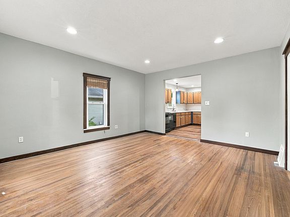 5th image of 1017 3rd Ave N
