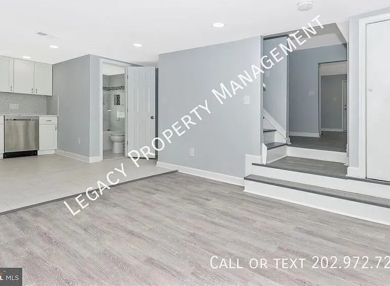 903 Minna Ave #B — Photo 14