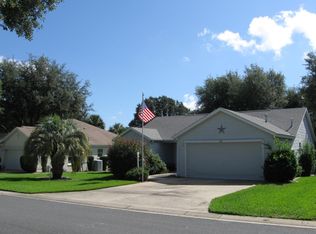 520 Loma Paseo Dr, Lady Lake, FL 32159
