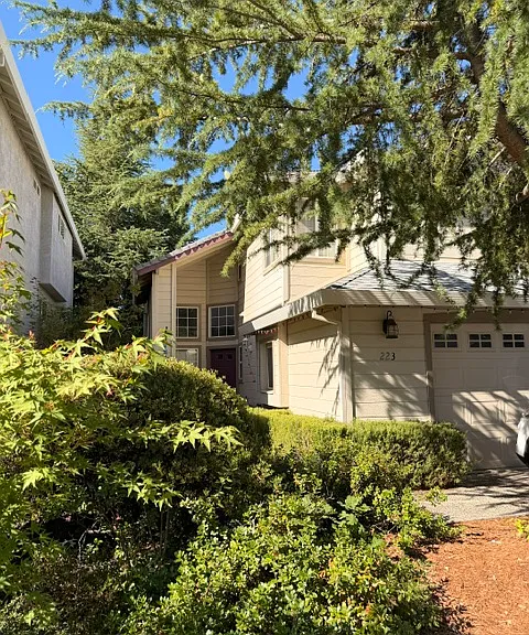 223 Canyon Creek Cir — Photo 1