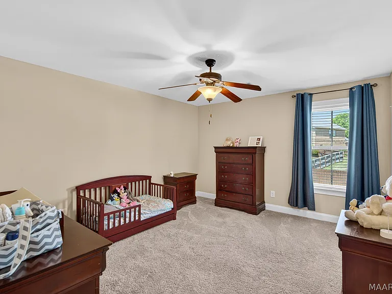 377 Sydney Ave — Photo 18